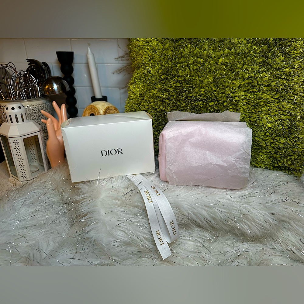 Rare-Authentic Dior ⭐️Cotton Candy Pink Cosmetic Bag - Picture 5 of 5